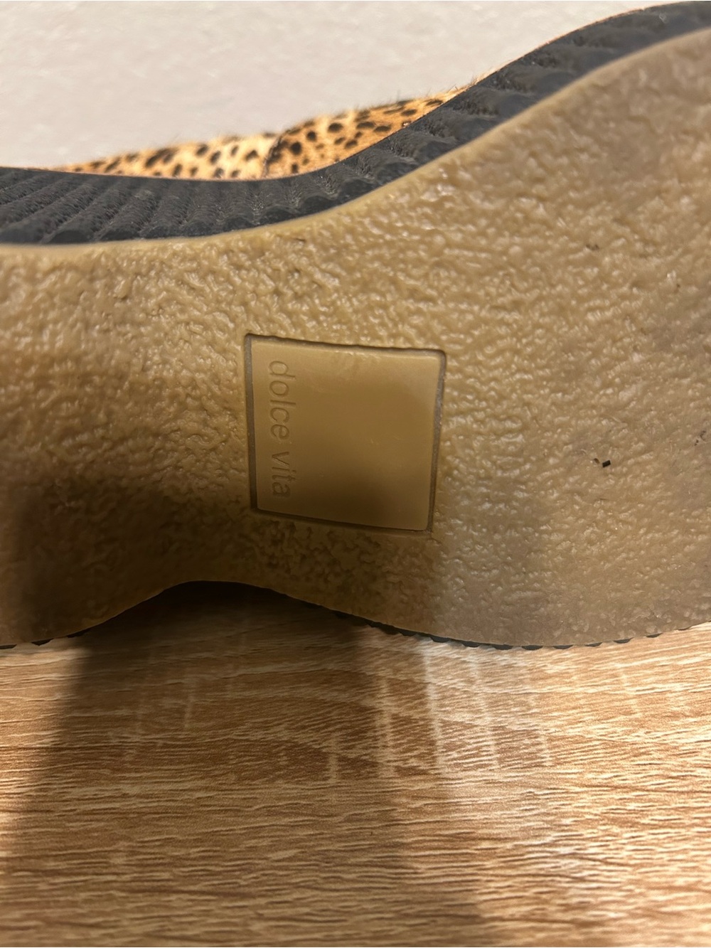Dolce Vita Brenan Leopard Calf Hair Platform Wedge Loafers Gold Chain Sz 8 - Picture 4 of 6